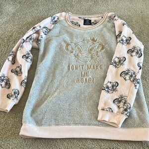 Soft Lion King sweatshirt/sleepshirt